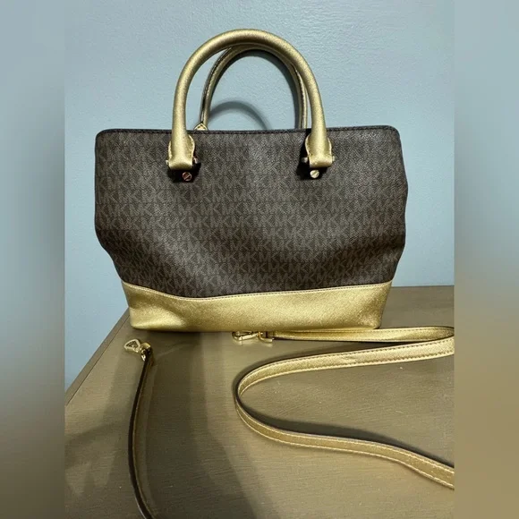 Michael Kors Large Savannah Satchel - Picture 4 of 14